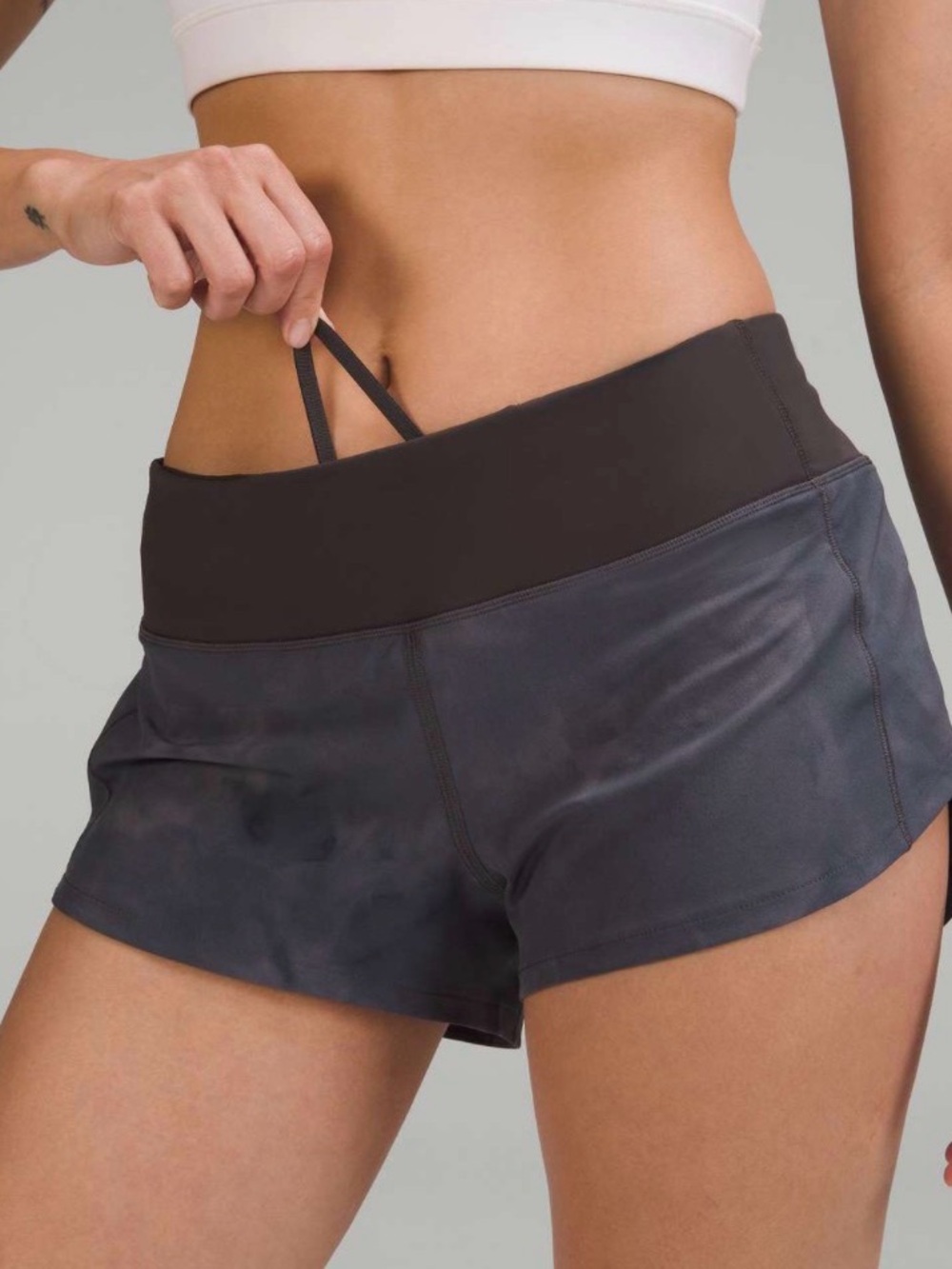 Lululemon Speed Up Low-Rise Lined Short 2.5" Diamond Dye Pitch Grey Graphite 4 - Picture 4 of 10